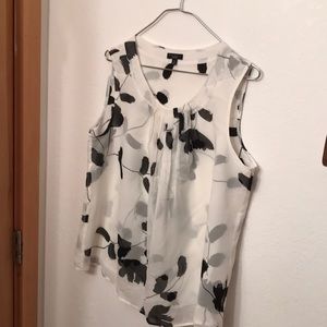 Talbots size M sleeveless blouse